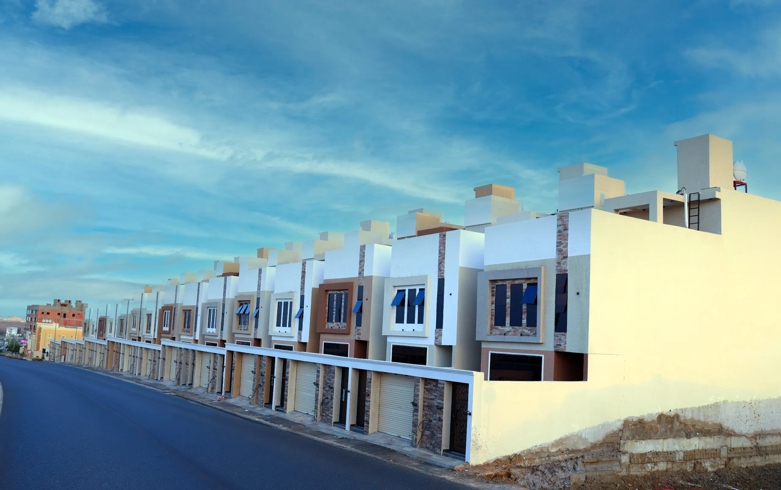 فيلات قرطبة على امتداد الشارع في المحالة، أبها